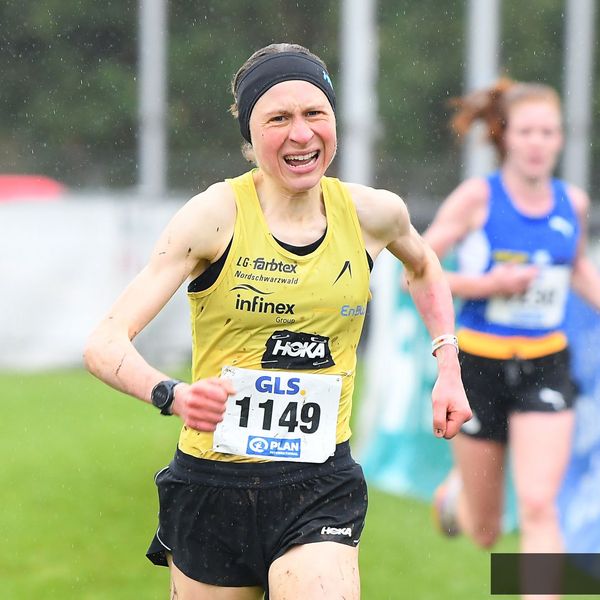 Elena Burkard hier bei der DM Cross in Darmstadt.